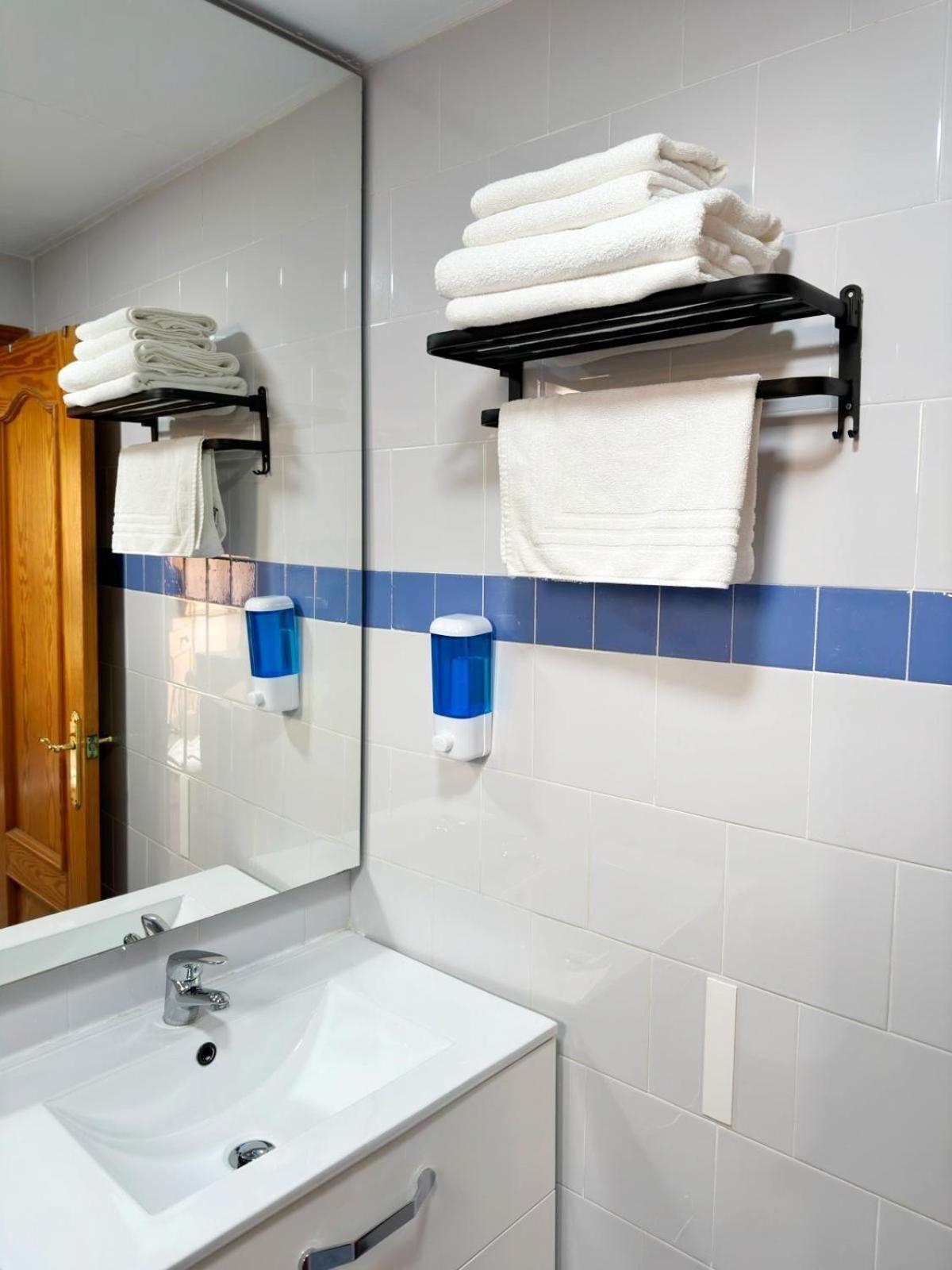 קורדובה Apartamento Completo Plaza De Las Tendillas - Parking Privado - Alojamientos El Duque מראה חיצוני תמונה